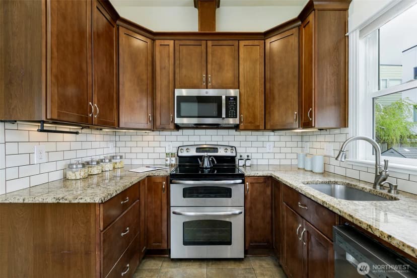 Property photo for 6122 8th Avenue Nw, Seattle photo 9