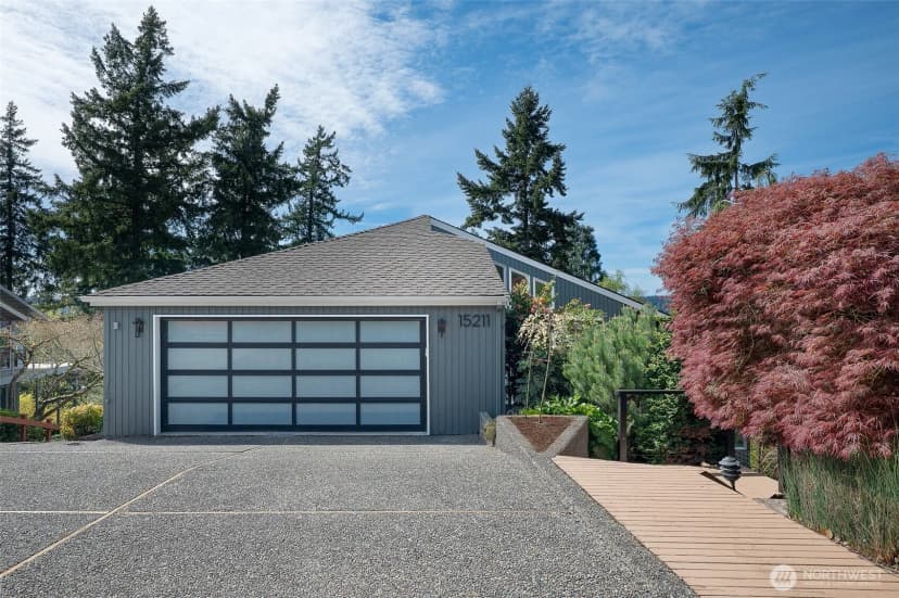 Property photo for 15211 61st Place Ne, Kenmore photo 2