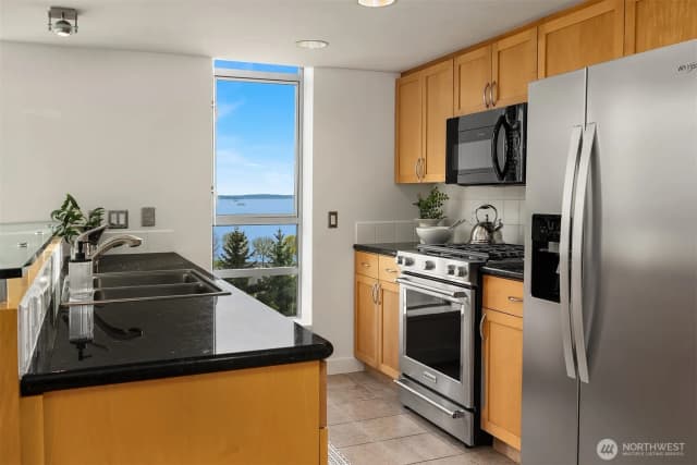 Property photo for 2929 1st Avenue #308, Seattle photo 4