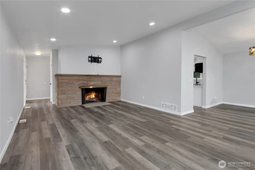Property photo for 10524 43rd Street Ct E, Edgewood photo 7