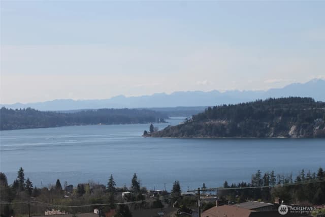 Property photo for 7606 19th Street W, Tacoma photo 2
