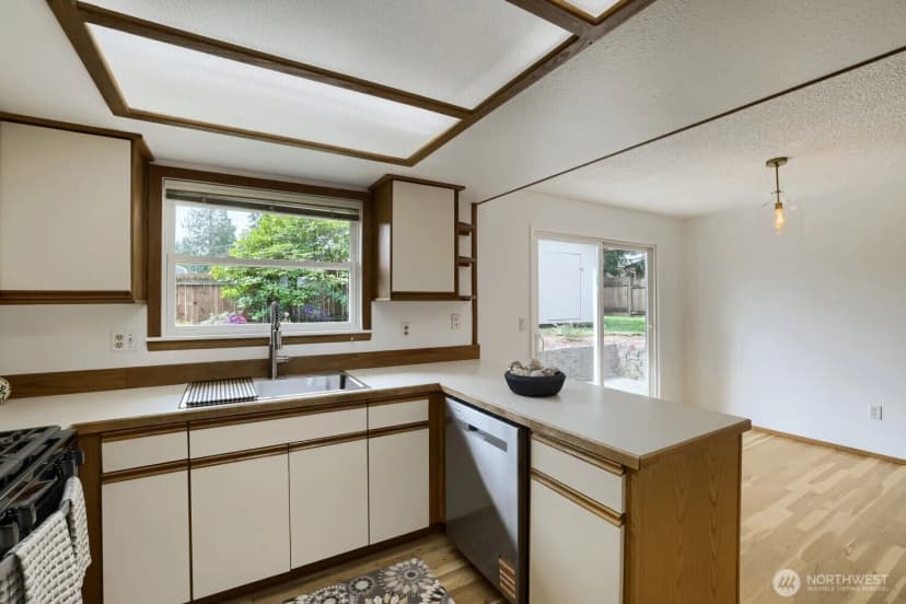 Property photo for 11428 26th Drive Se, Everett photo 12