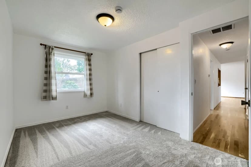 Property photo for 11428 26th Drive Se, Everett photo 24