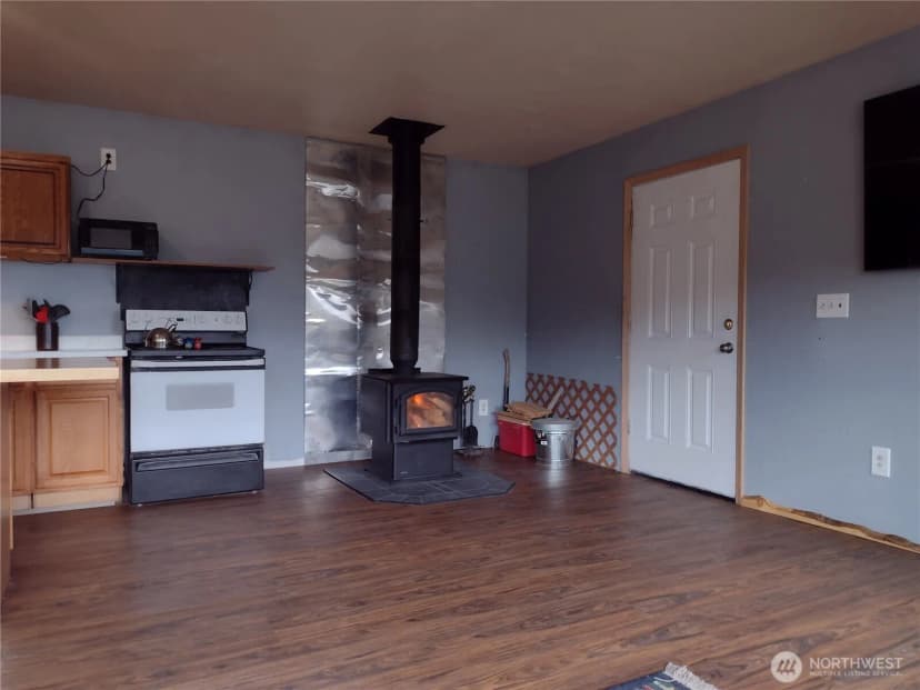 Property photo for 6 Tanager Lane, Republic photo 8