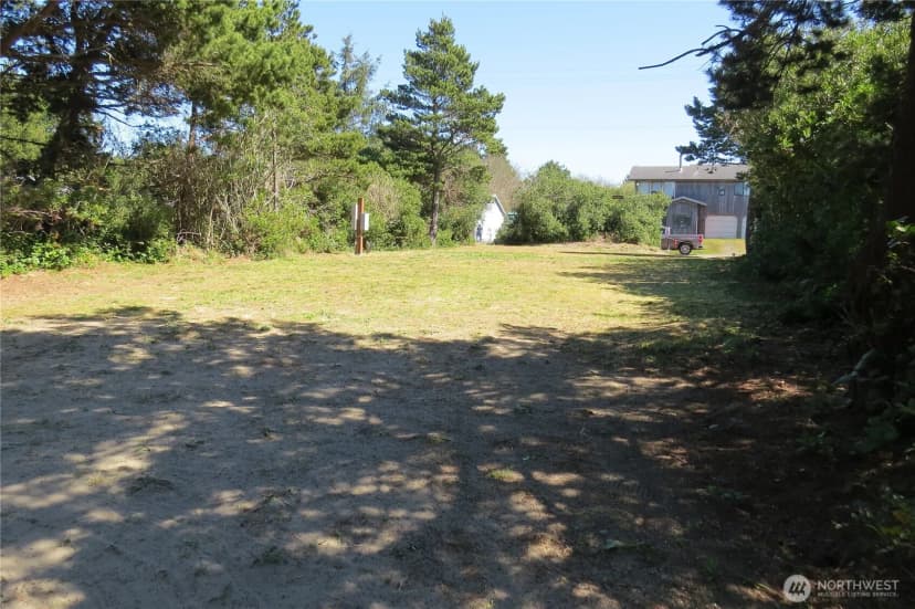Property photo for 319 Sand Dune Avenue Nw, Ocean Shores photo 9