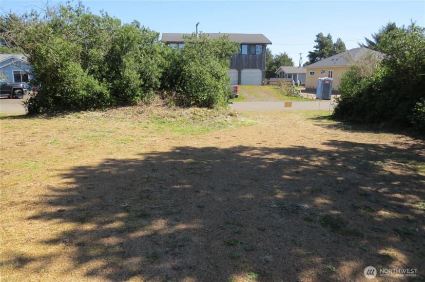 Property photo for 319 Sand Dune Avenue Nw, Ocean Shores photo 10