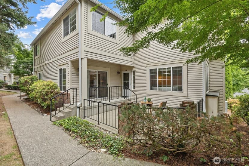 Property photo for 10909 Avondale Road Ne #r170, Redmond photo 2
