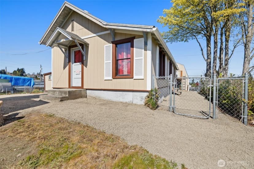 Property photo for 817 W 13th Street, Port Angeles photo 4