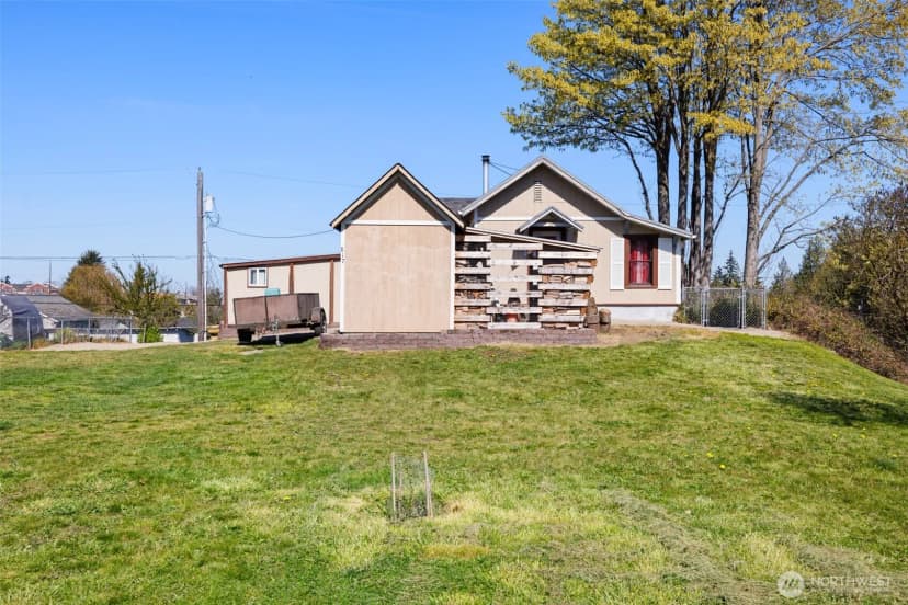 Property photo for 817 W 13th Street, Port Angeles