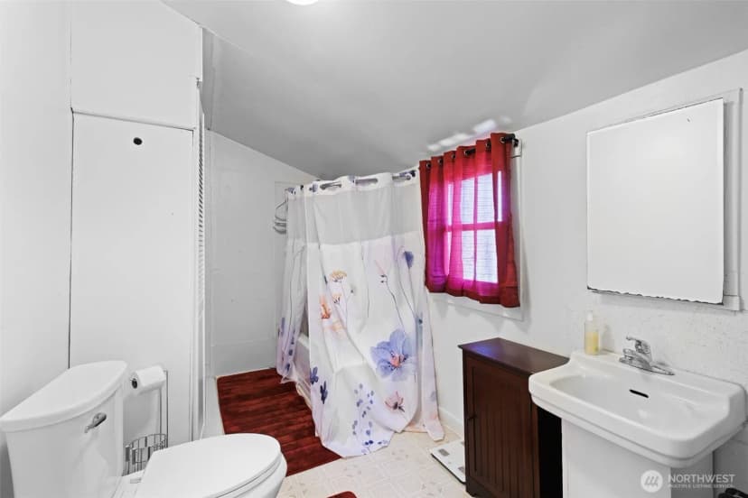 Property photo for 817 W 13th Street, Port Angeles photo 16