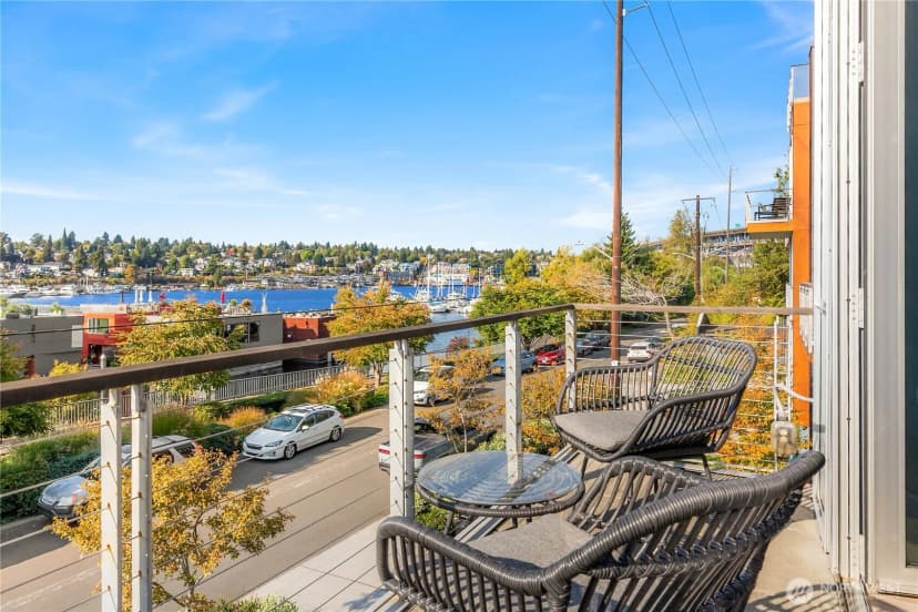 Property photo for 2830 Fairview Avenue E, Seattle photo 11