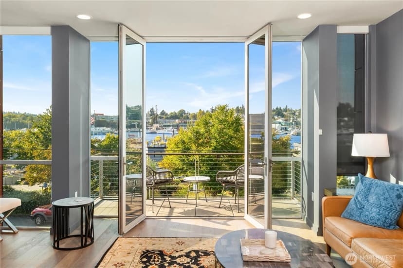 Property photo for 2830 Fairview Avenue E, Seattle photo 6