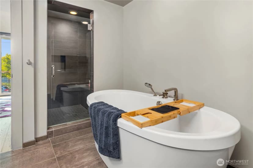 Property photo for 2830 Fairview Avenue E, Seattle photo 27