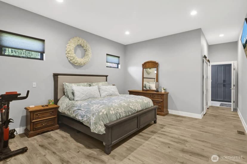 Property photo for 8802 Line Road, Lynden photo 32