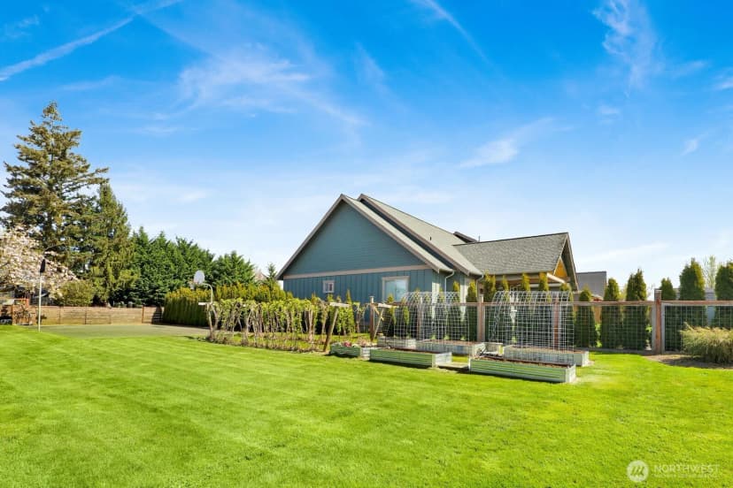 Property photo for 8802 Line Road, Lynden photo 6