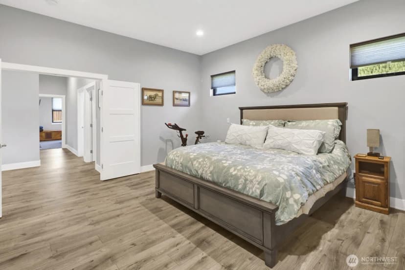 Property photo for 8802 Line Road, Lynden photo 33