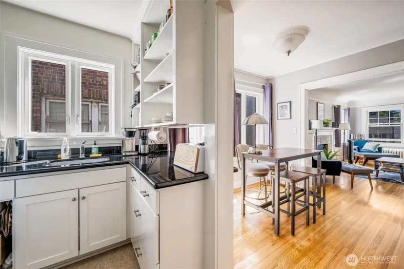 Property photo for 746 10th Avenue E, Seattle photo 8
