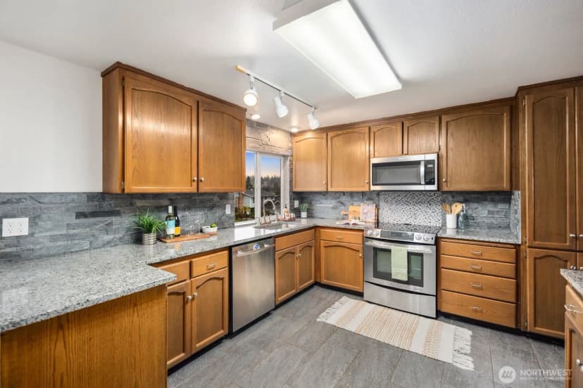 Property photo for 27525 12th Place S, Des Moines photo 14
