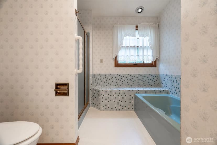 Property photo for 4220 Ne 169th Court, Lake Forest Park photo 28