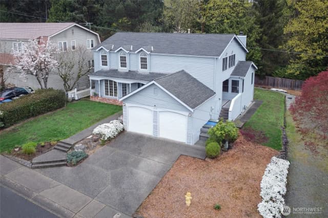 Property photo for 4220 Ne 169th Court, Lake Forest Park photo 2