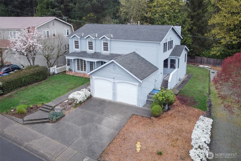 Property photo for 4220 Ne 169th Court, Lake Forest Park photo 2