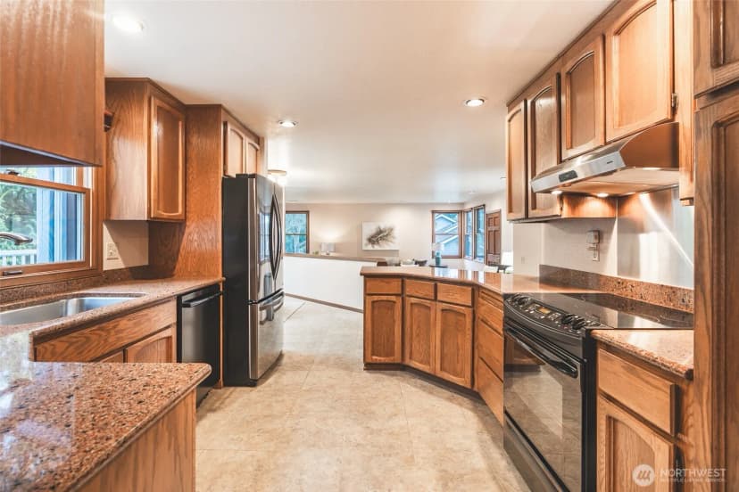 Property photo for 4220 Ne 169th Court, Lake Forest Park photo 8