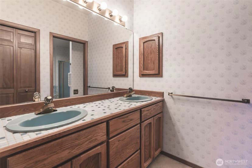 Property photo for 4220 Ne 169th Court, Lake Forest Park photo 27