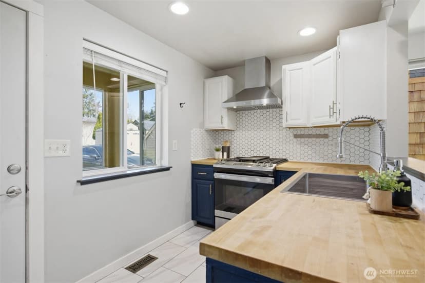 Property photo for 1407 E Illinois Street, Bellingham photo 6