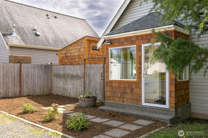 Property photo for 1407 E Illinois Street, Bellingham photo 39