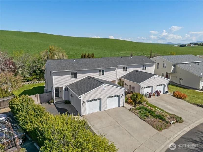 Property photo for 266 Nw Clay Court, Pullman