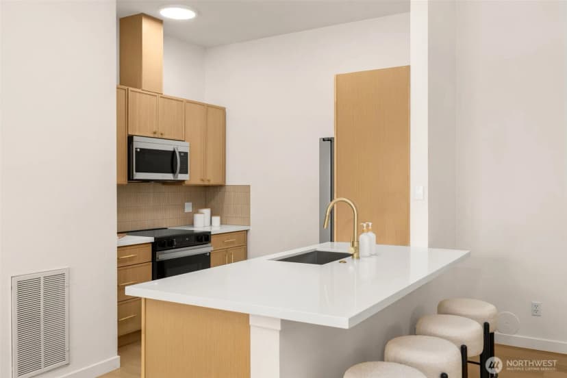 Property photo for 5235 164th Avenue Se #14-1, Bellevue photo 6