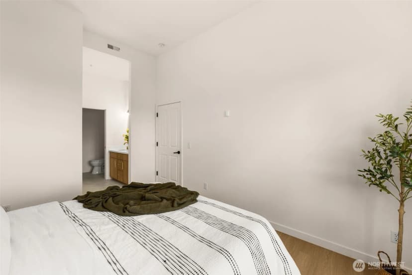Property photo for 5235 164th Avenue Se #14-1, Bellevue photo 15