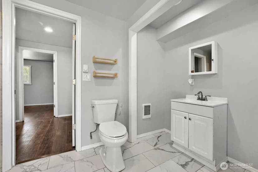 Property photo for 217 Capri Place, Everett photo 21