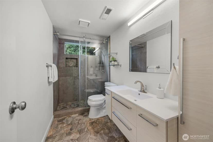 Property photo for 1623 Edgemoor Lane, Everett photo 34