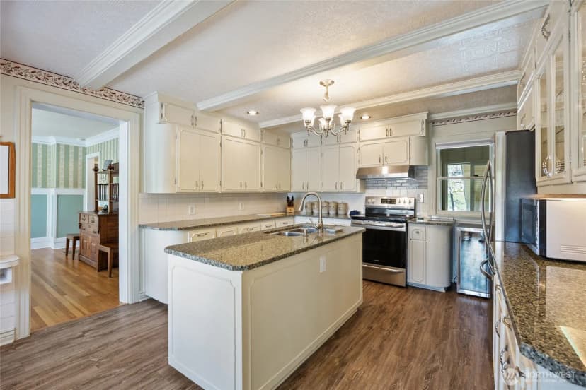Property photo for 529 Lower Sunnyslope Road, Wenatchee photo 9