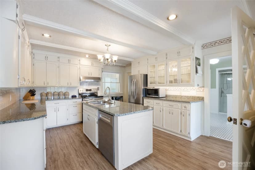 Property photo for 529 Lower Sunnyslope Road, Wenatchee photo 8