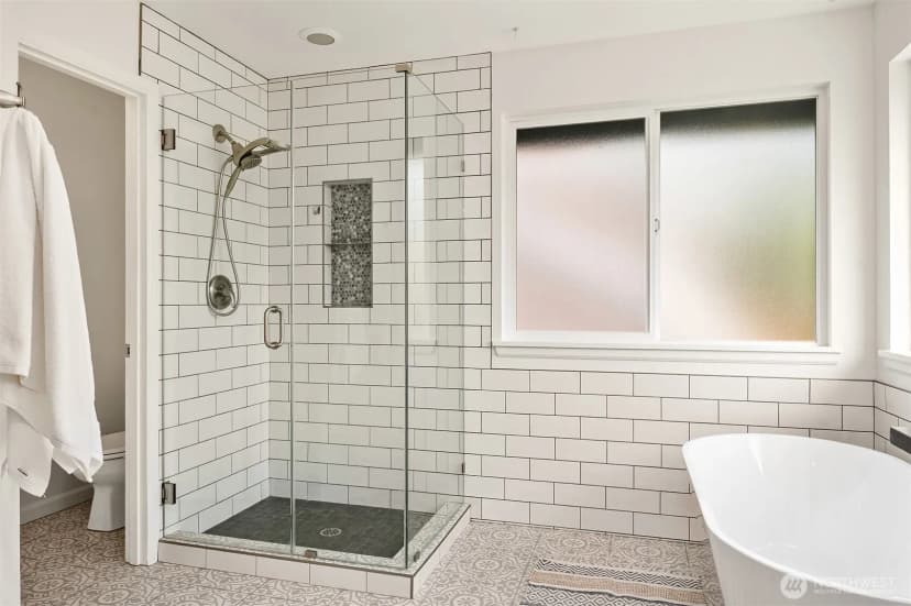 Property photo for 5709 Ne 3rd Place, Renton photo 29