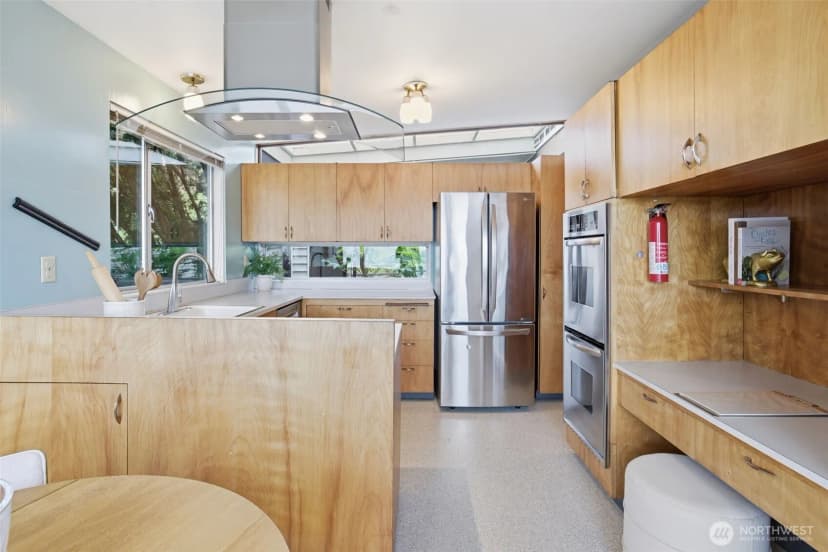 Property photo for 10054 Waters Avenue S, Seattle photo 15