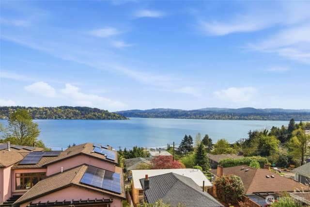 Property photo for 10054 Waters Avenue S, Seattle