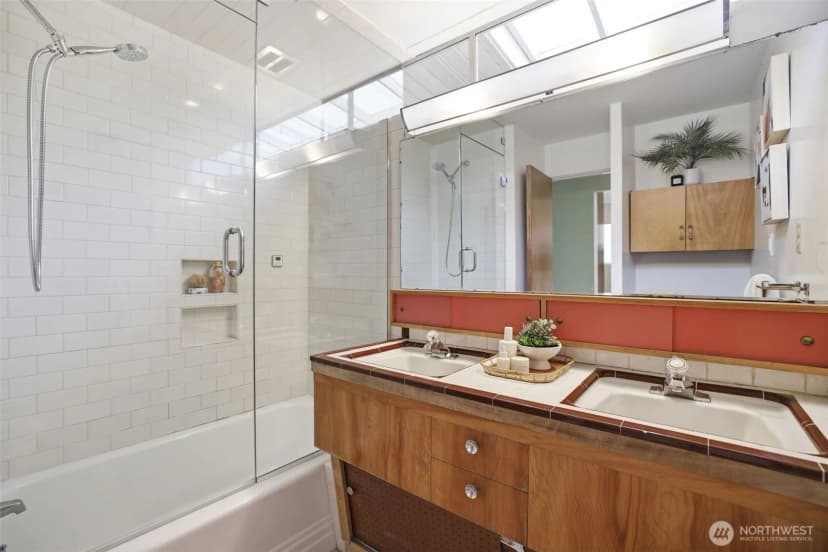 Property photo for 10054 Waters Avenue S, Seattle photo 20