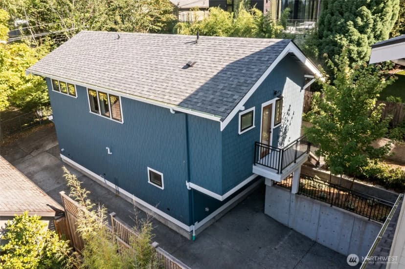 Property photo for 2708 1st Avenue W, Seattle photo 30