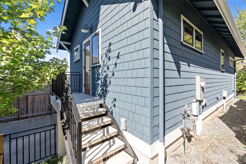 Property photo for 2708 1st Avenue W, Seattle photo 29