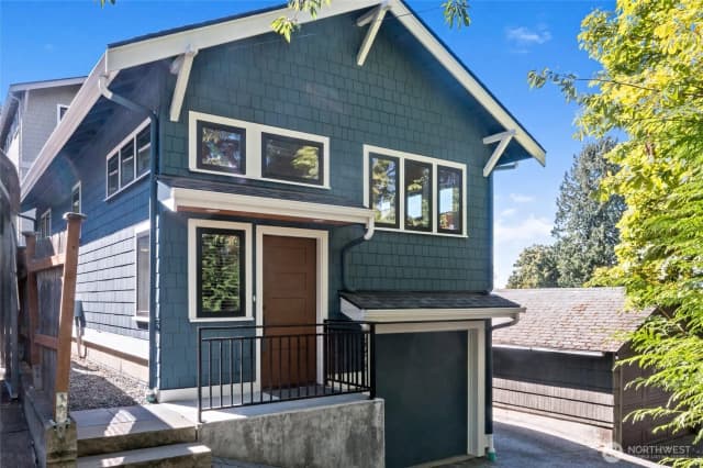 Property photo for 2708 1st Avenue W, Seattle photo 3