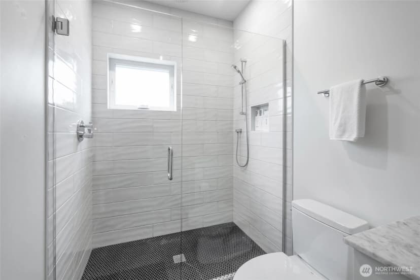 Property photo for 2708 1st Avenue W, Seattle photo 24