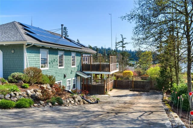Property photo for 6065 Central Avenue, Anacortes photo 2