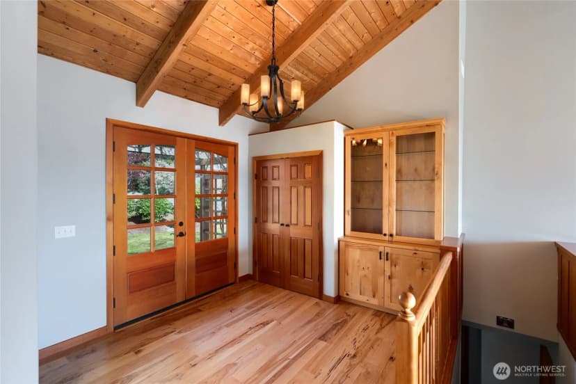 Property photo for 6065 Central Avenue, Anacortes photo 11