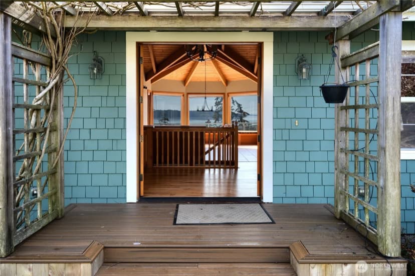 Property photo for 6065 Central Avenue, Anacortes photo 9