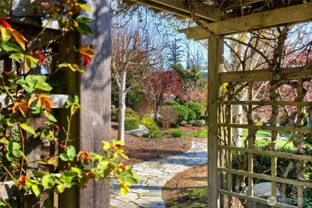 Property photo for 6065 Central Avenue, Anacortes photo 5