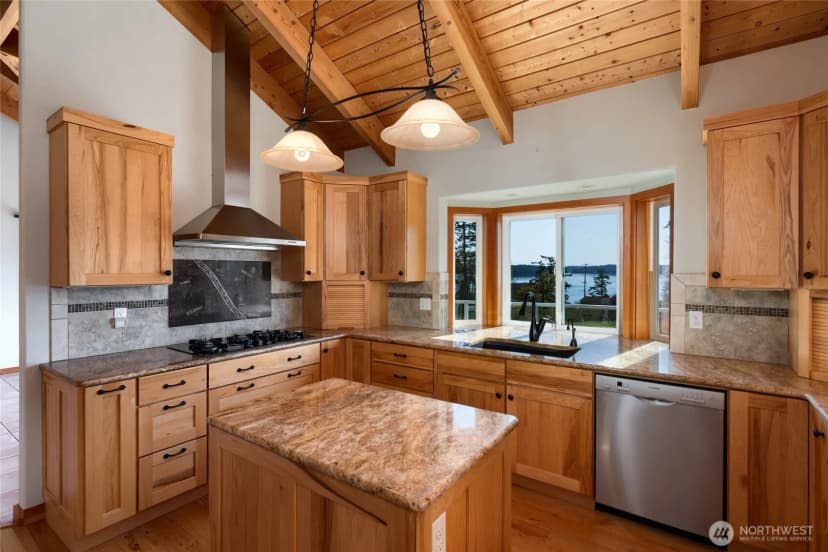 Property photo for 6065 Central Avenue, Anacortes photo 22
