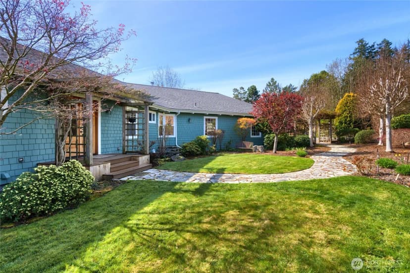 Property photo for 6065 Central Avenue, Anacortes photo 8